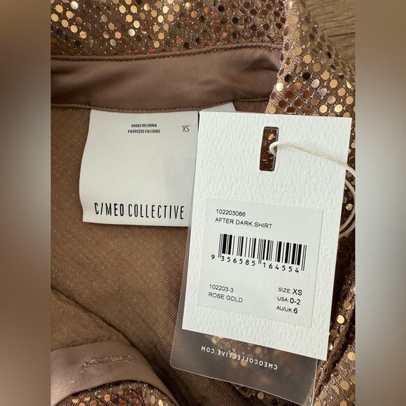 NWT C/Meo Collective After Dark Rose Gold Button Down Shirt Shiny Sparkly Sz XS - Picture 7 of 10